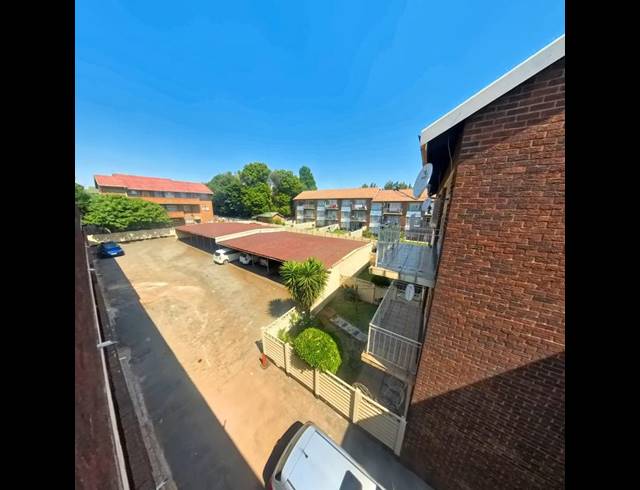 2 BEDROOM APARTMENT FOR SALE IN CROYDON